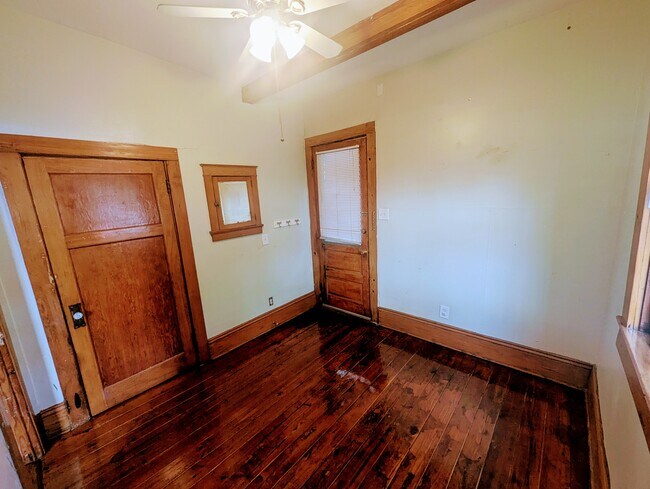 Building Photo - 4307 S Carrollton Ave