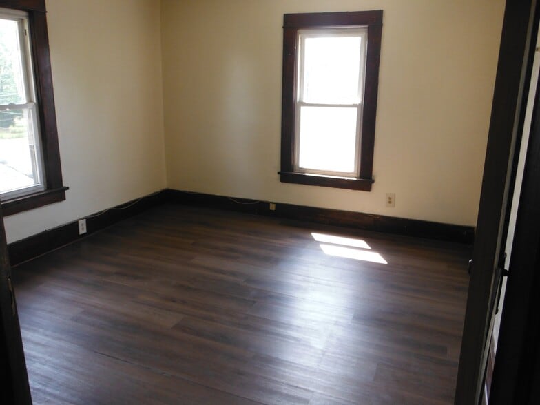 Building Photo - 1364 Stark Ave SW