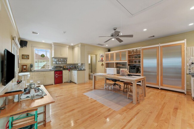 Building Photo - Refined Elegance Meets Modern Innovation i...