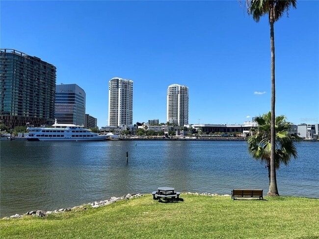 Building Photo - 805 Normandy Trace Rd