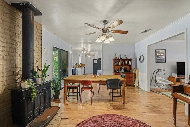 Building Photo - 5304 Westhaven Dr