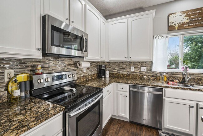 Building Photo - Luxurious 4-Bedroom in Westfield, IN