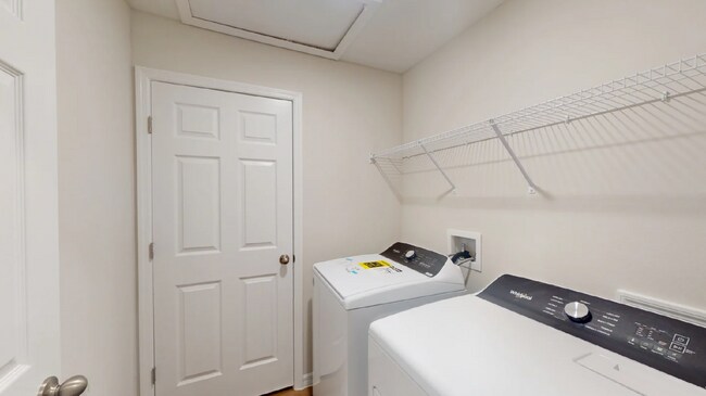 Building Photo - Elegant 3-Bed Townhouse on Hillock Blvd, Haines City!