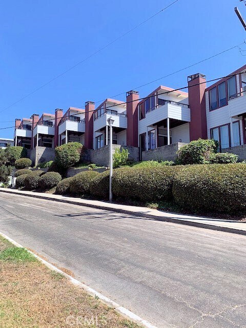 Building Photo - 404 Calle Miramar