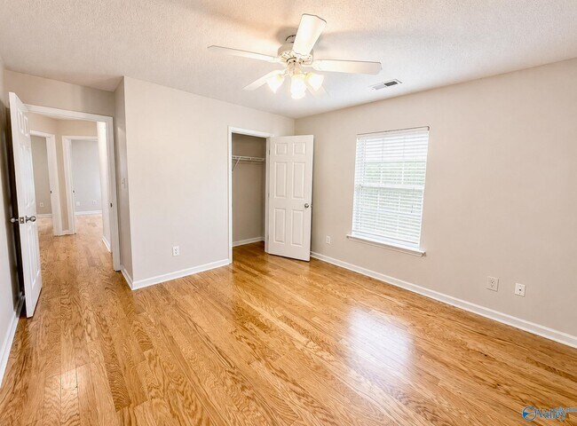 Building Photo - 115 Bremerton Dr SW