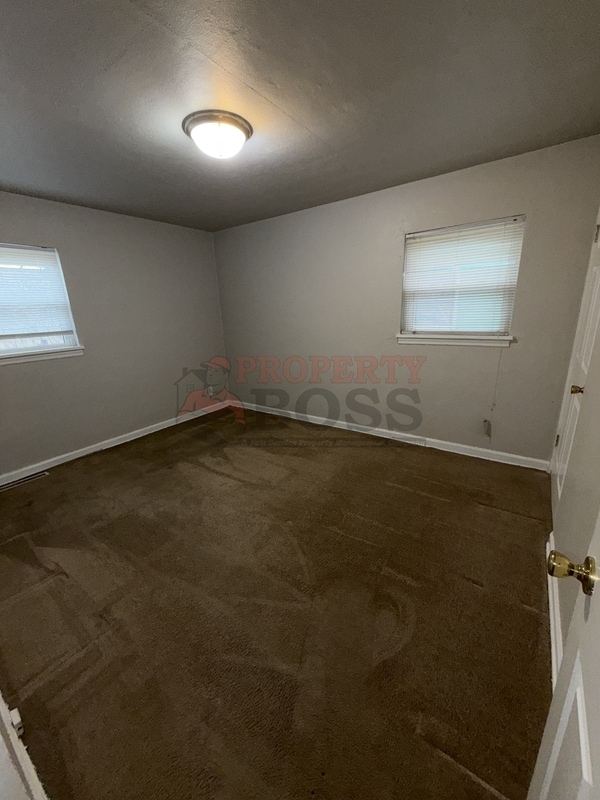 Building Photo - 816 E 35th Ct