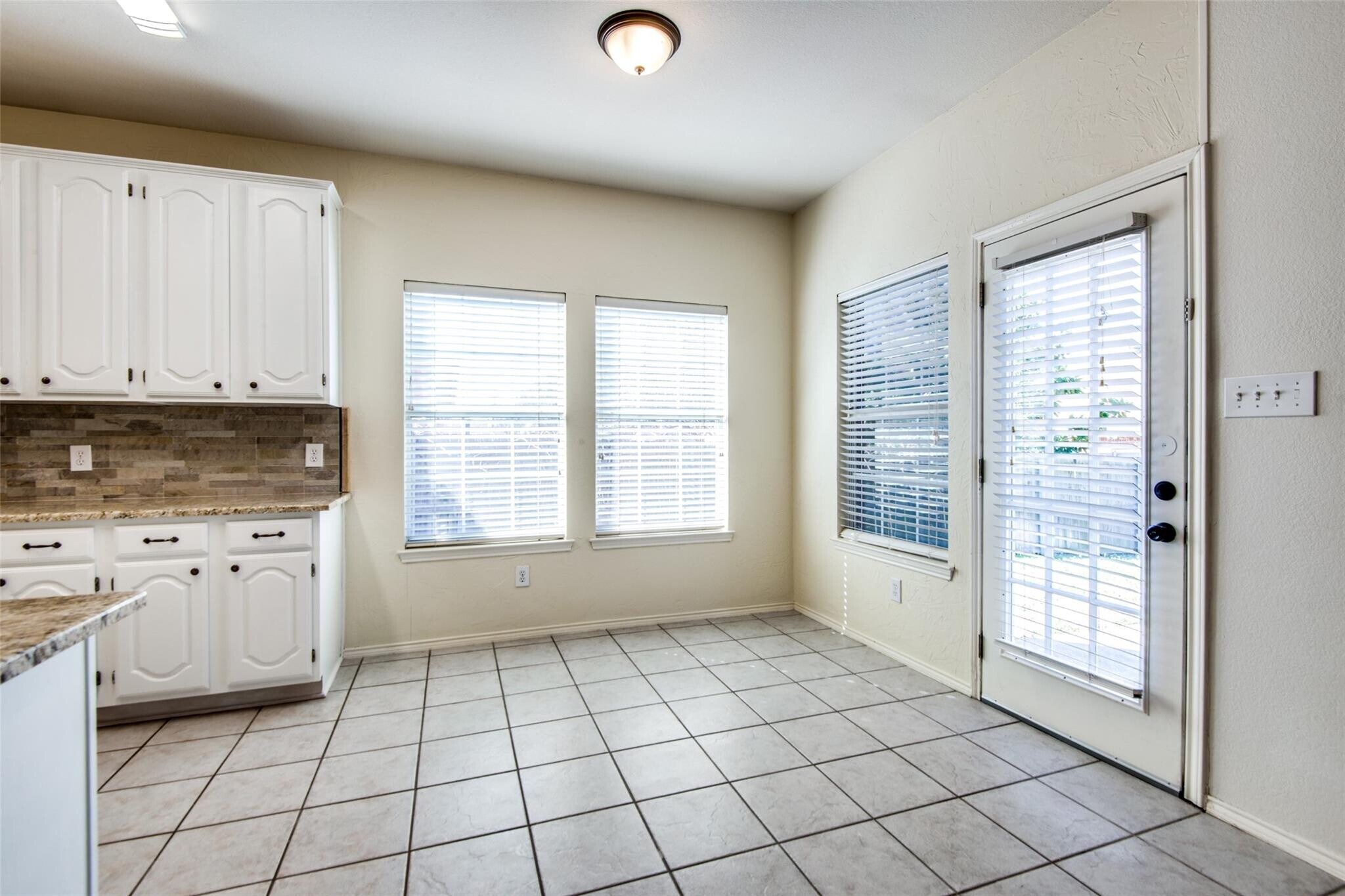 Breakfast Nook - 5121 Timber Park Dr