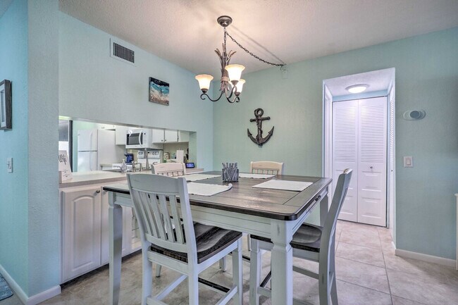 Building Photo - 6372 Palma Del Mar Blvd S