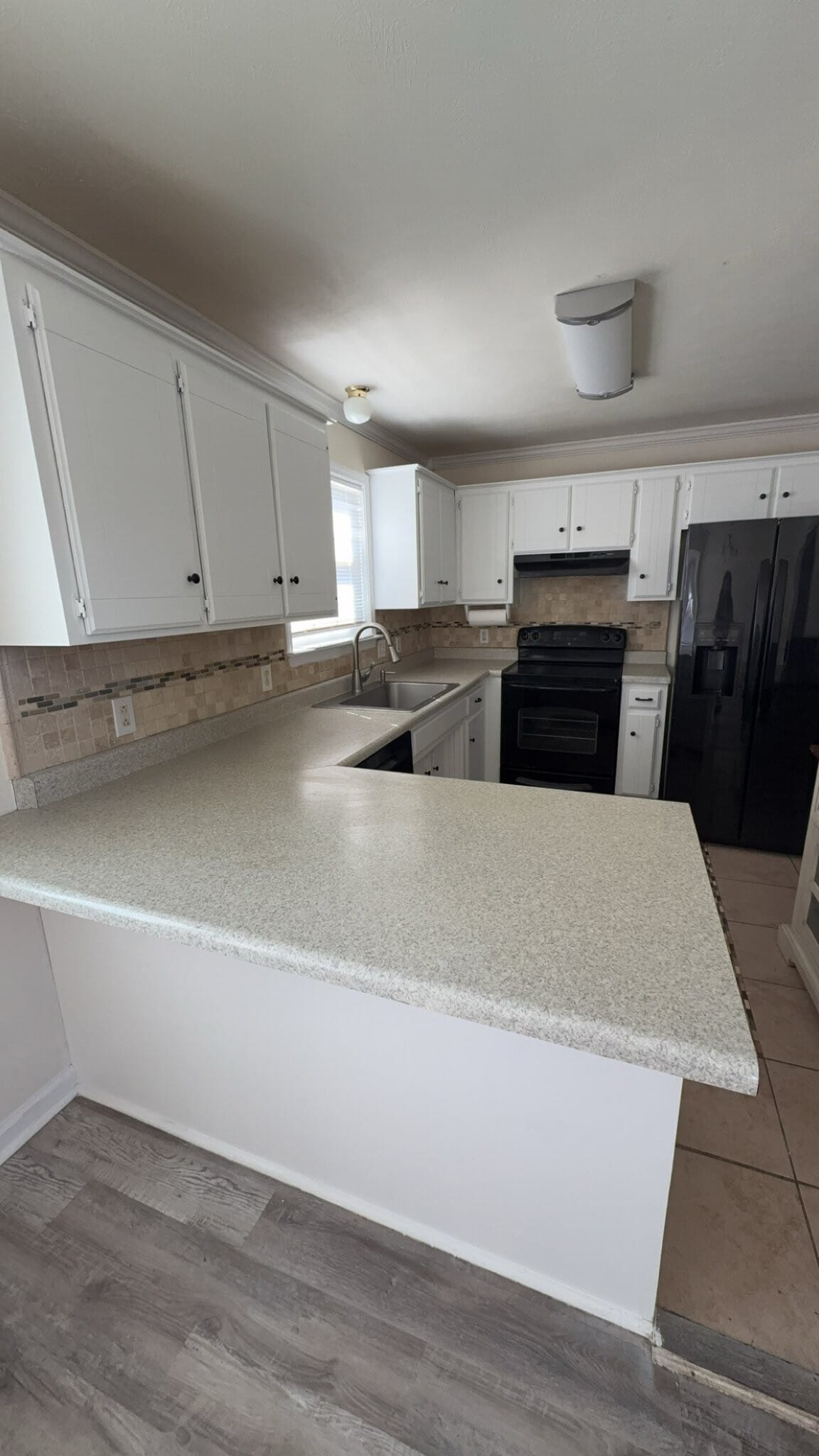 Building Photo - 6240 Rocky Top Dr