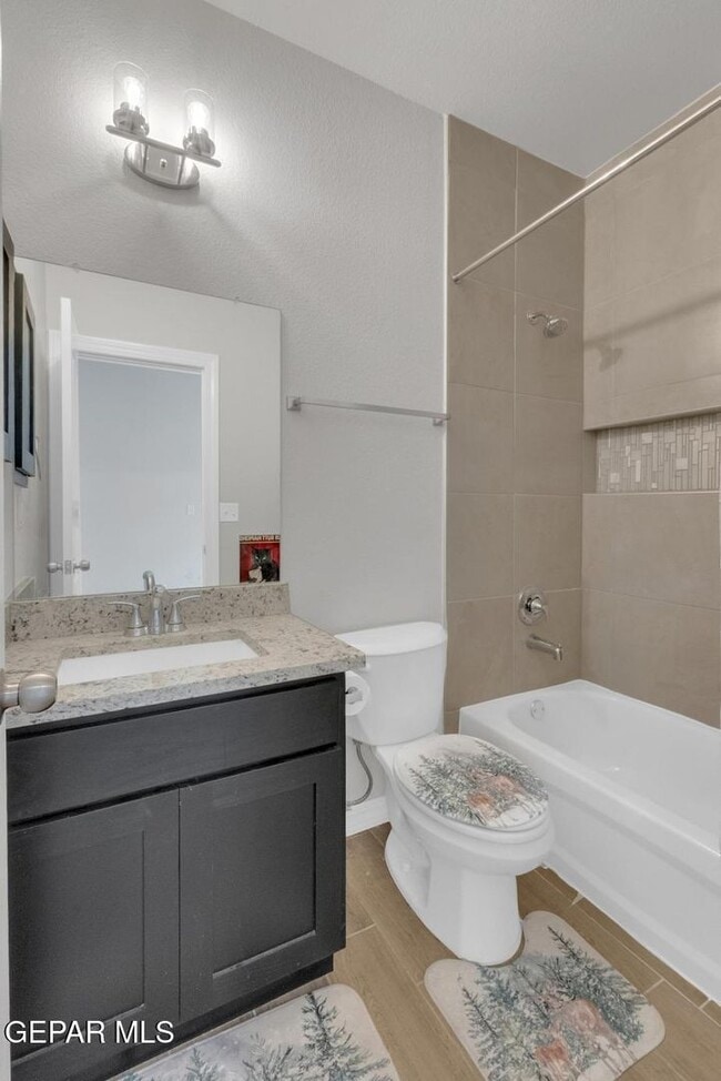 Building Photo - East El Paso 4 bed Refrig A/C