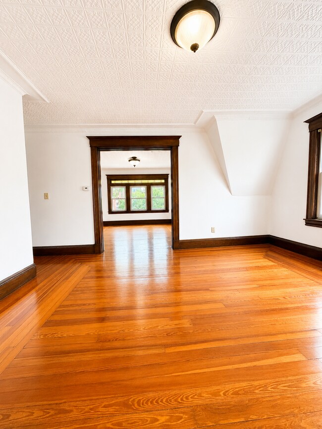 Building Photo - 14 Springfield St