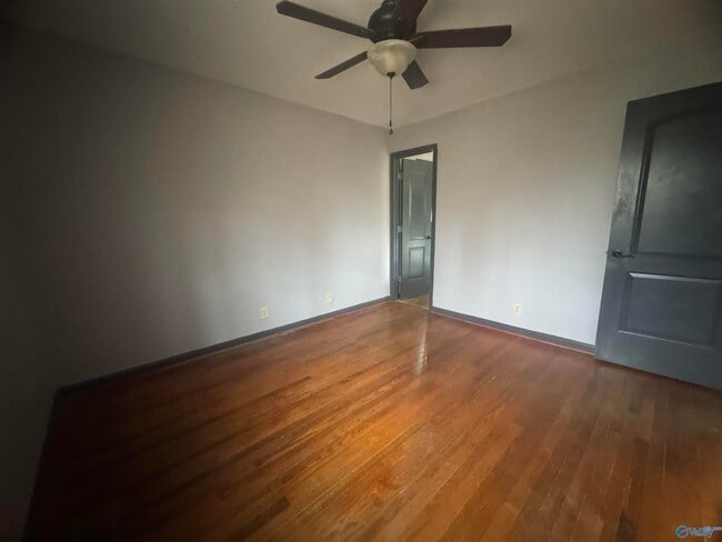 Building Photo - 9527 Hemlock Dr SE