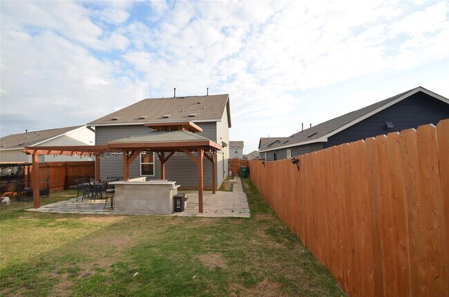 Building Photo - 13706 Mussel Rn