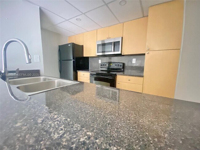 Building Photo - 7125 NW 186th St