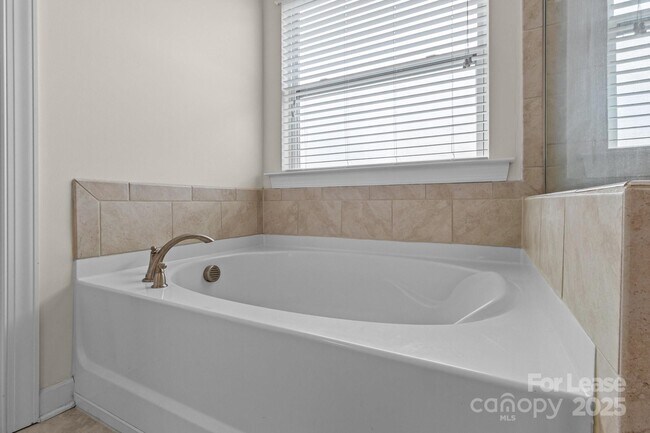 Building Photo - 2835 Berkhamstead Cir
