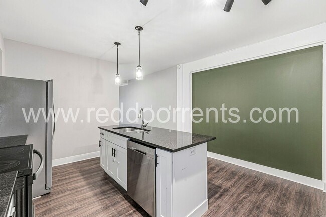 Building Photo - Spacious and Convenient 3-Bedroom Home in Indianapolis