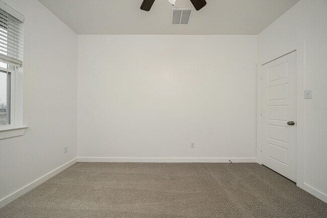 Building Photo - 8461 Adelaide Dr