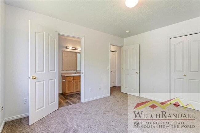 Building Photo - Beautiful 3 Bed 1.5 Bath Townhome in Ogden