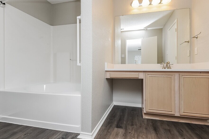 Building Photo - 10233 Tustin Terrace