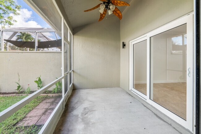 Building Photo - 5611 NW 118th Dr