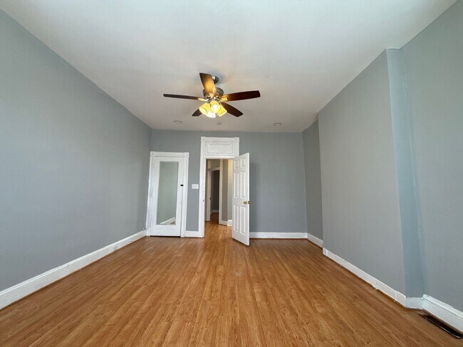 Building Photo - Spacious 4 Bedroom House in Baltimore