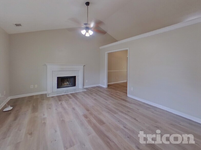 Building Photo - 170 Oak Hill Dr