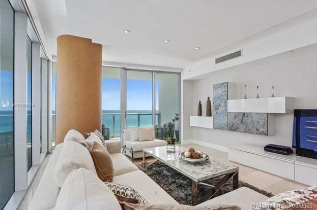 Building Photo - 17001 Collins Ave