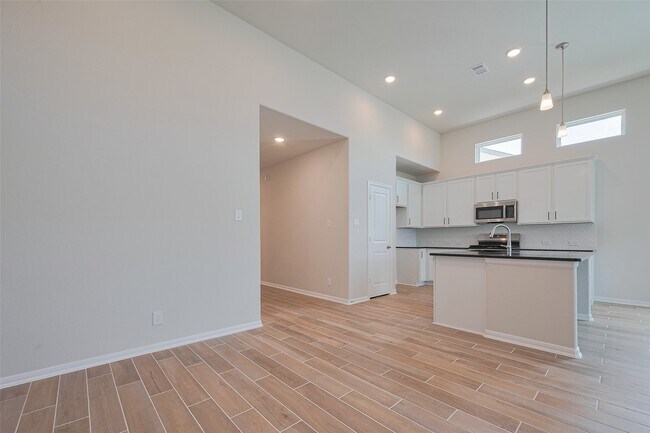 Building Photo - 2405 Seamist Cv Ln