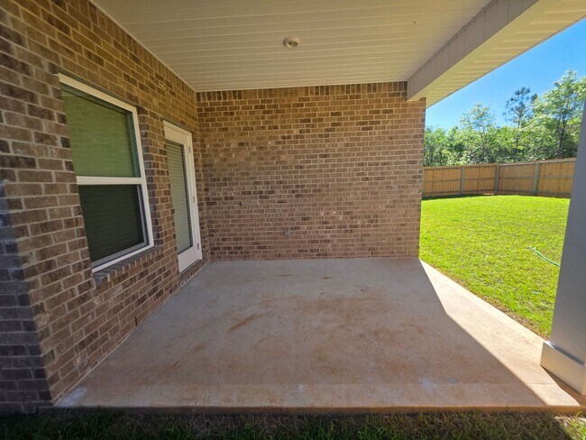 Building Photo - Brand new 5BR/3BA with Amenities Galore