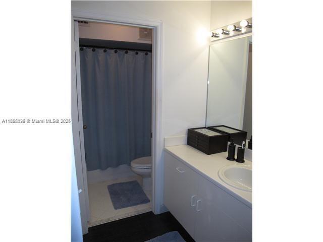 Building Photo - 2074 Madeira Dr