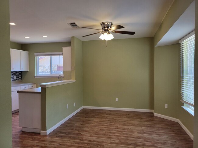 Building Photo - 3BD/2BA Home close to shopping and Ft. Hood in Harker Heights!