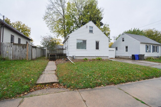 Primary Photo - Homey House Near Goose Egg Park Available ...