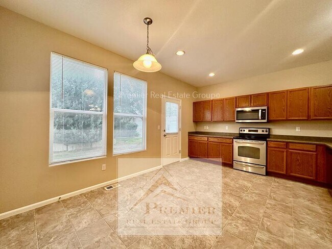 Building Photo - 7938 Sandy Springs Point