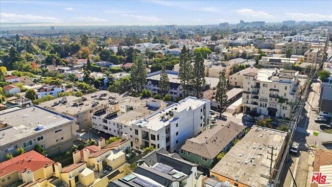 Building Photo - 1820 Prosser Ave