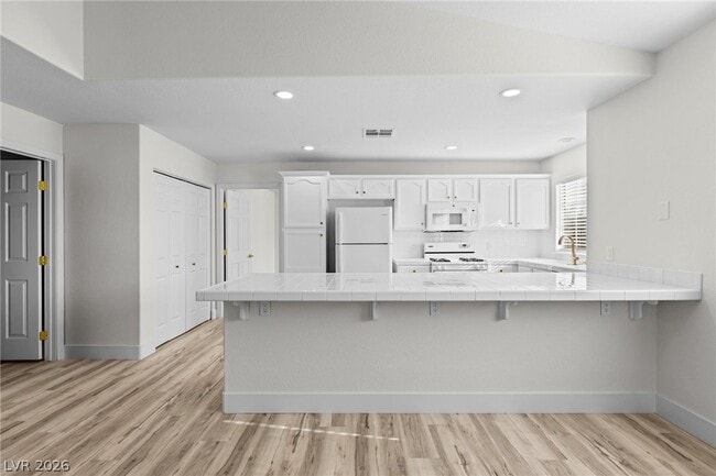 Building Photo - 3327 Erva St