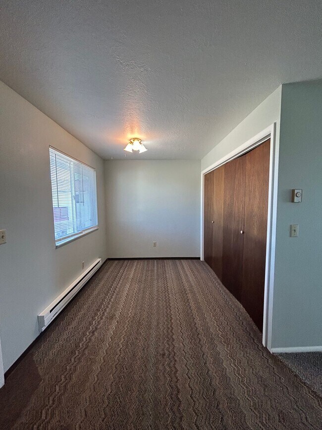 Building Photo - 5105 Hawthorne-6