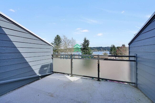 Building Photo - 3 BED & 3 BATH CONDO FOR RENT