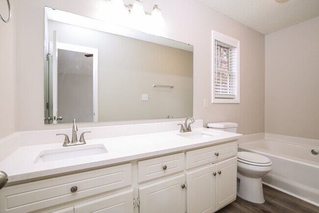 Building Photo - 1461 Smokey Mountain Dr