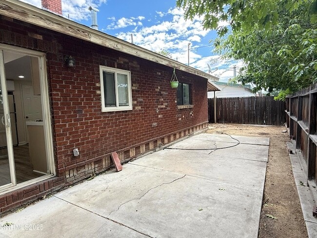 Building Photo - 506 E Taylor St