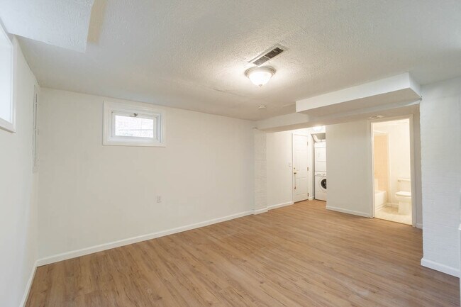 Building Photo - 5709 Newton St