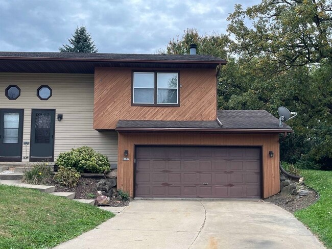 Primary Photo - 2652 Osmundsen Rd