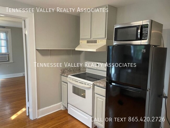 Building Photo - 419 Noelton Dr SW