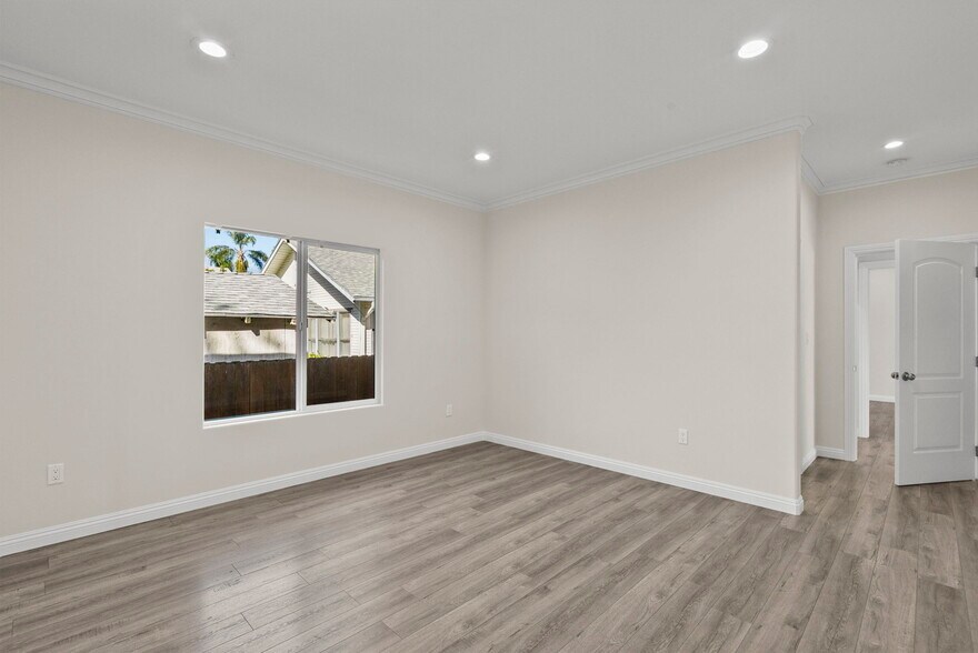 Building Photo - 6715 Cedros Ave