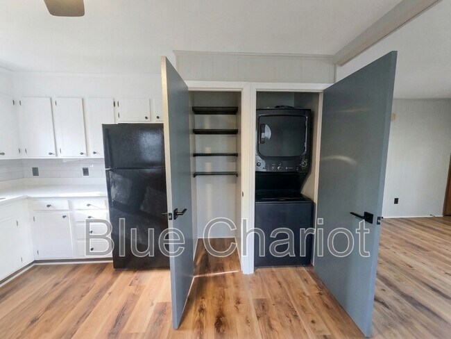 Building Photo - 1705 Smith Level Rd