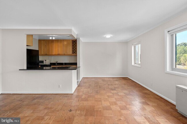 Building Photo - 4570 MacArthur Blvd NW