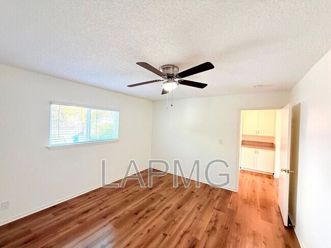 Building Photo - 207 N Mathews St