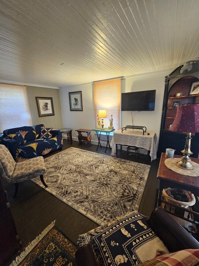 Building Photo - 3 Laurel St