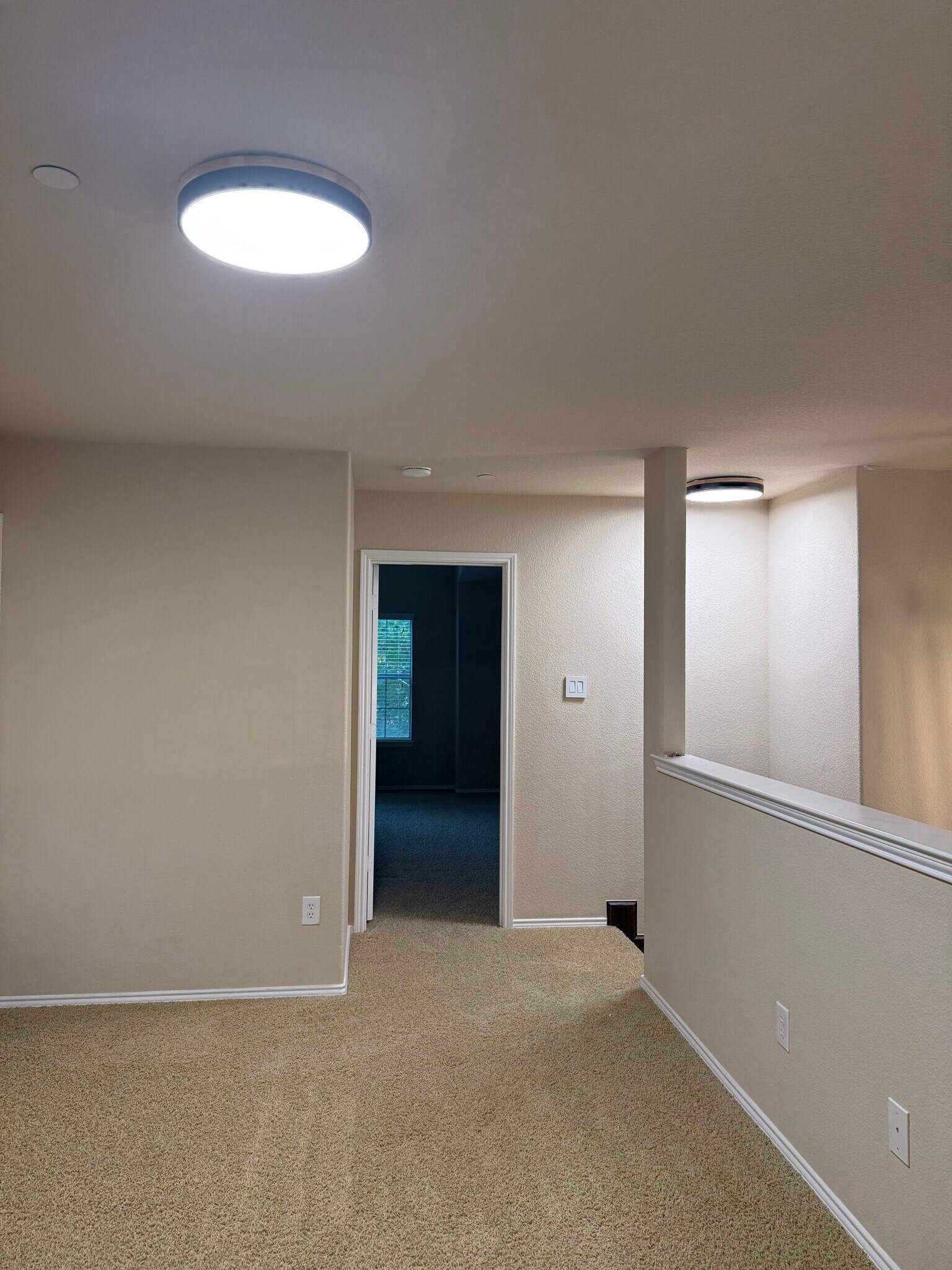 Building Photo - 333 Phoebe Dr