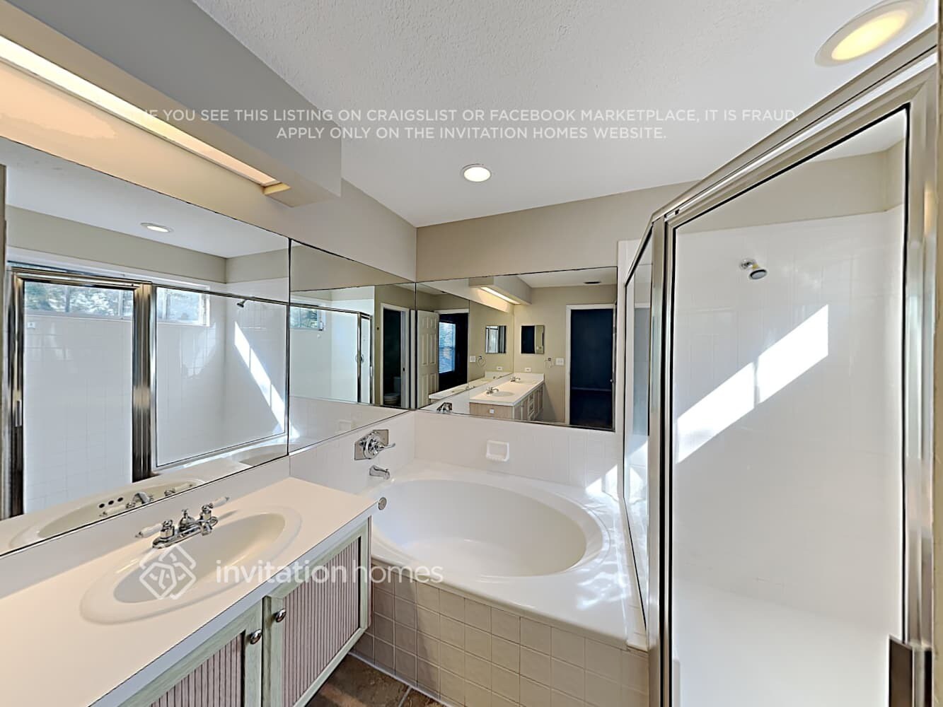 Building Photo - 17604 Esprit Dr