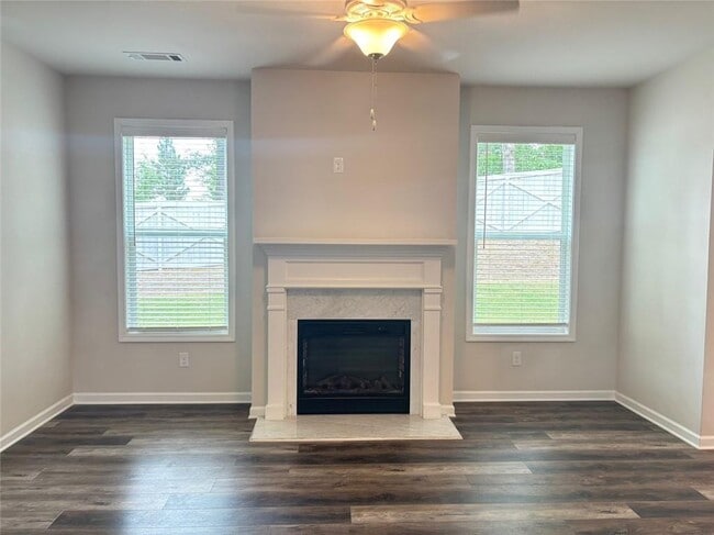 Building Photo - 404 Fox Crk Dr
